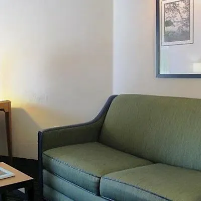 Fairfield Inn & Suites By Marriott Portland North Hotel